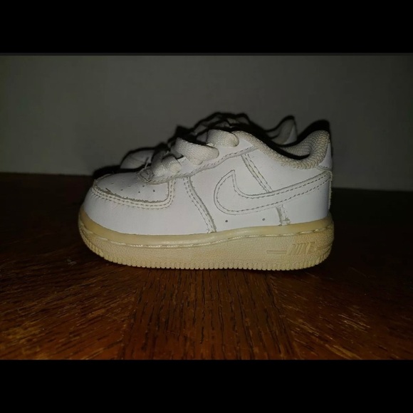 nike air force 1 Boys 4c nice vintage/distressed - Picture 2 of 9